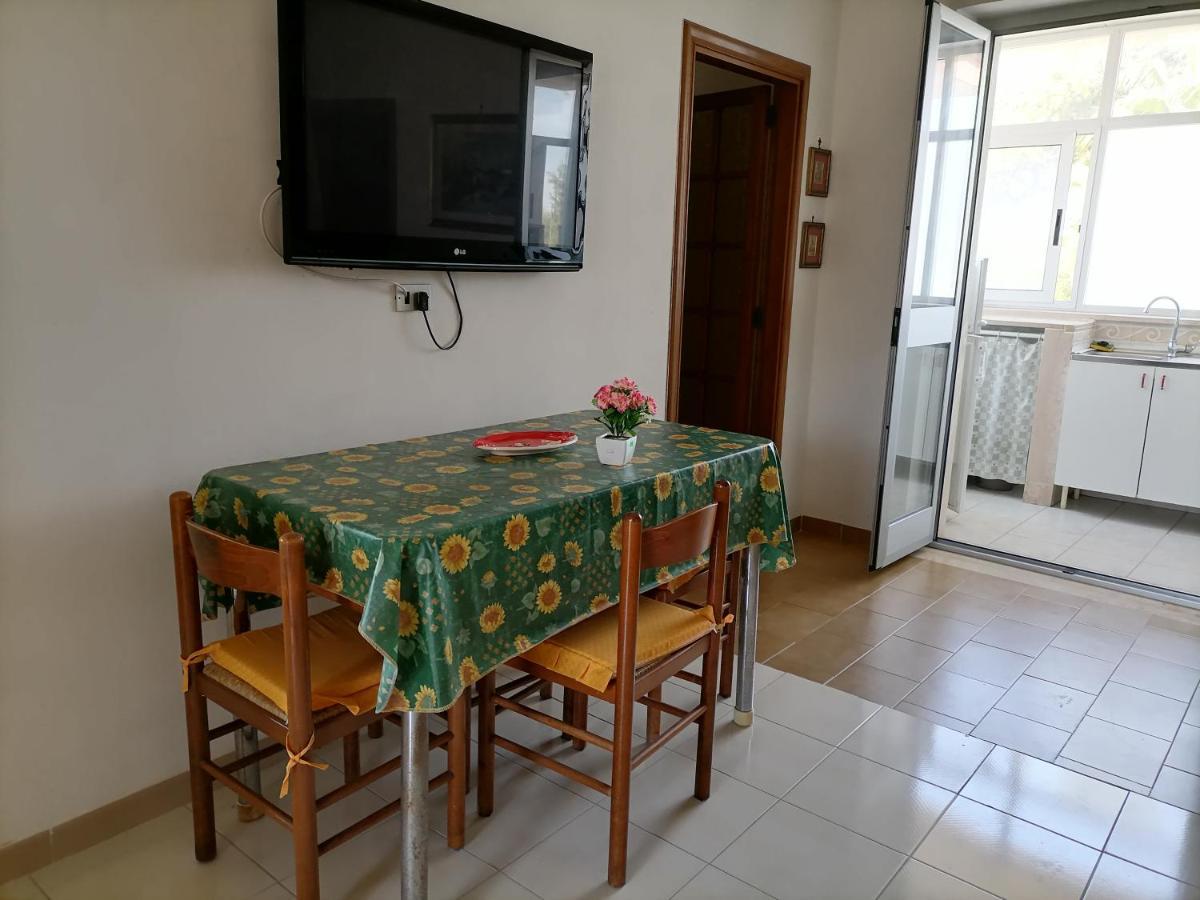 Alloggi Estivi D & A Taranto Exteriör bild