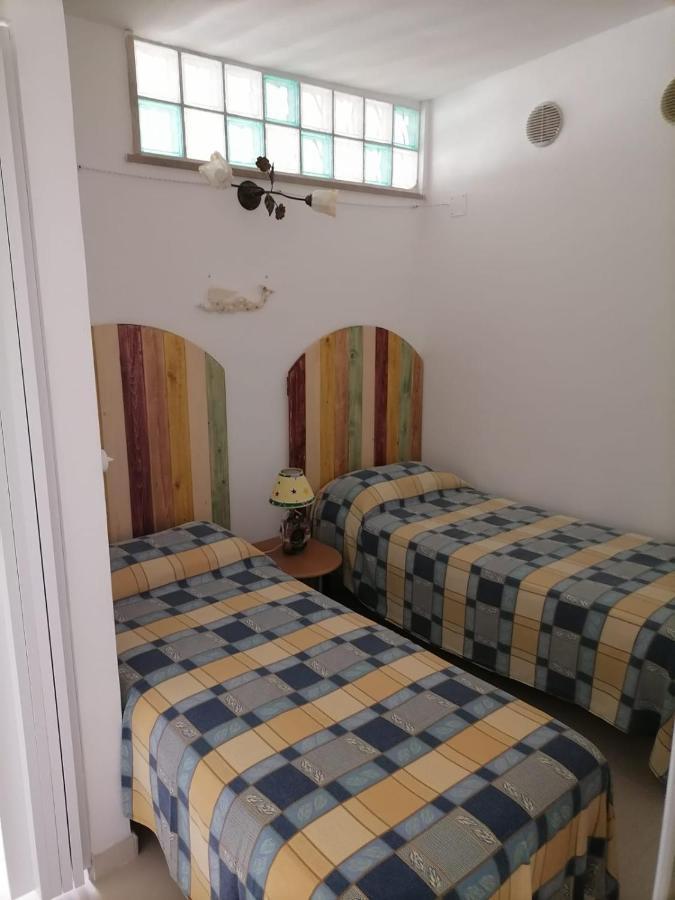 Alloggi Estivi D & A Taranto Exteriör bild